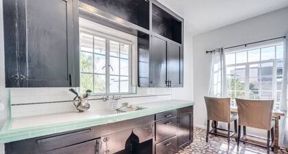 1926 Original Firehouse / Loft / Close to U of A