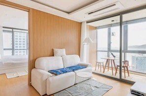 Living area - Bona Travel Haeundae (Busan)