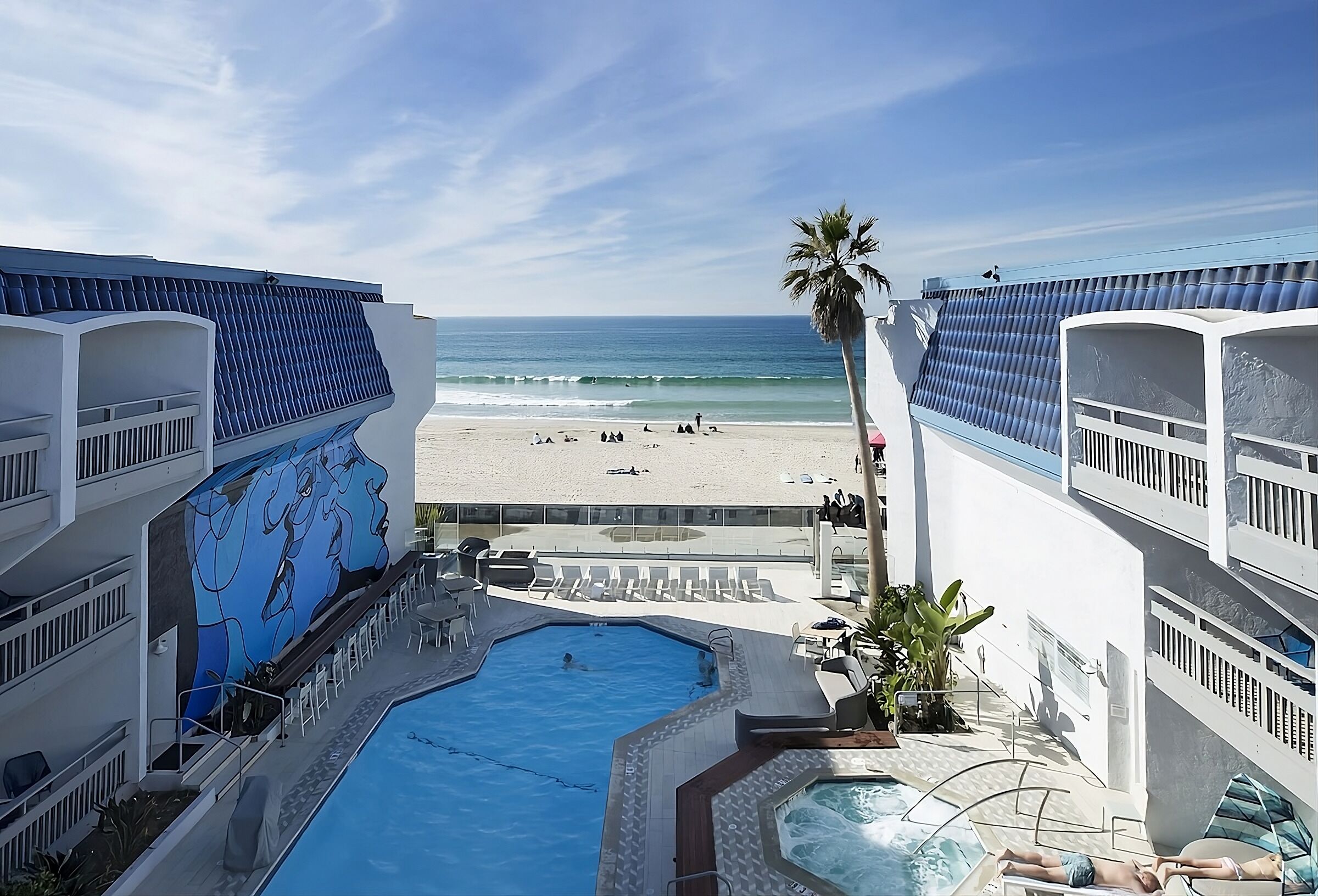 4 Family-friendly Units w\/ Private Patio! Steps to Pacific Beach! Onsite Pool!
