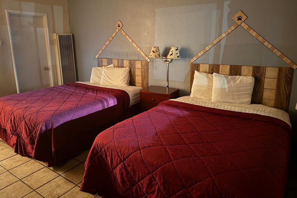 Economy kamer, 1 tweepersoonsbed | Italiaanse Frette-lakens, luxe beddengoed, gratis wifi, beddengoed