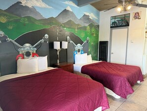 Basic Room - Cinderella Motel (Hollister)