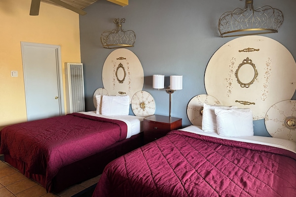 Basic Room | Frette Italian sheets, premium bedding, WiFi (free), bed sheets
