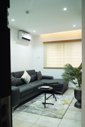 Suite | Living area | 43-inch Smart TV with digital channels, Netflix, streaming services