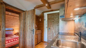 2 bedrooms, internet