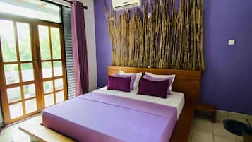 ๋๋ญ์ค ๋๋ธ๋ฃธ