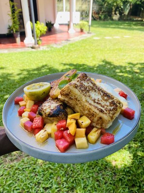 Petit déjeuner anglais (5 USD par personne)