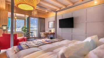Premier Room, Bathtub, Mountain View | Desk, laptop workspace, free WiFi, bed sheets