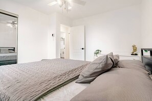 2 bedrooms, desk, iron/ironing board, free WiFi