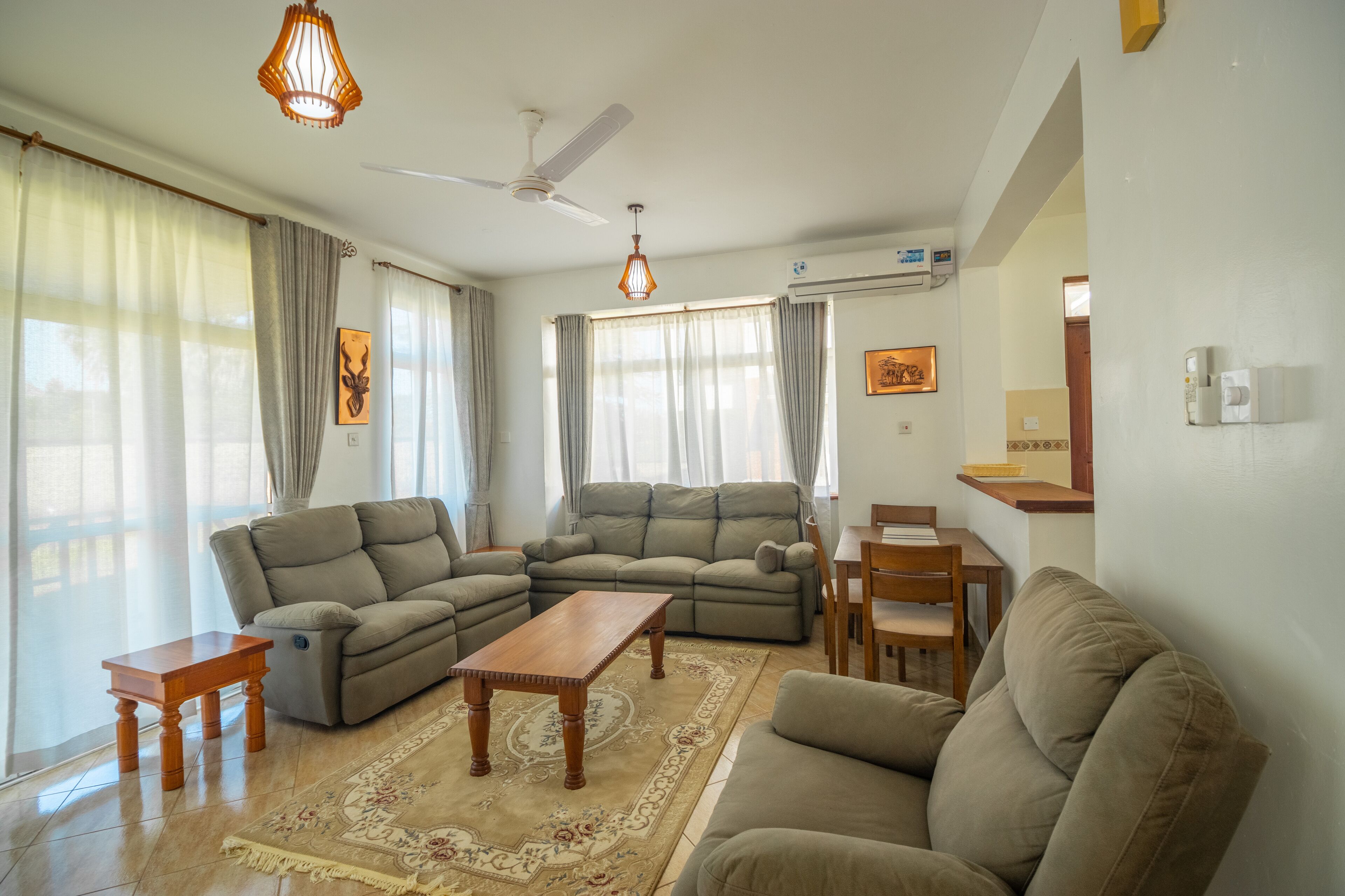 Biệt thự Elite | Khu vực ăn uống tại phòng