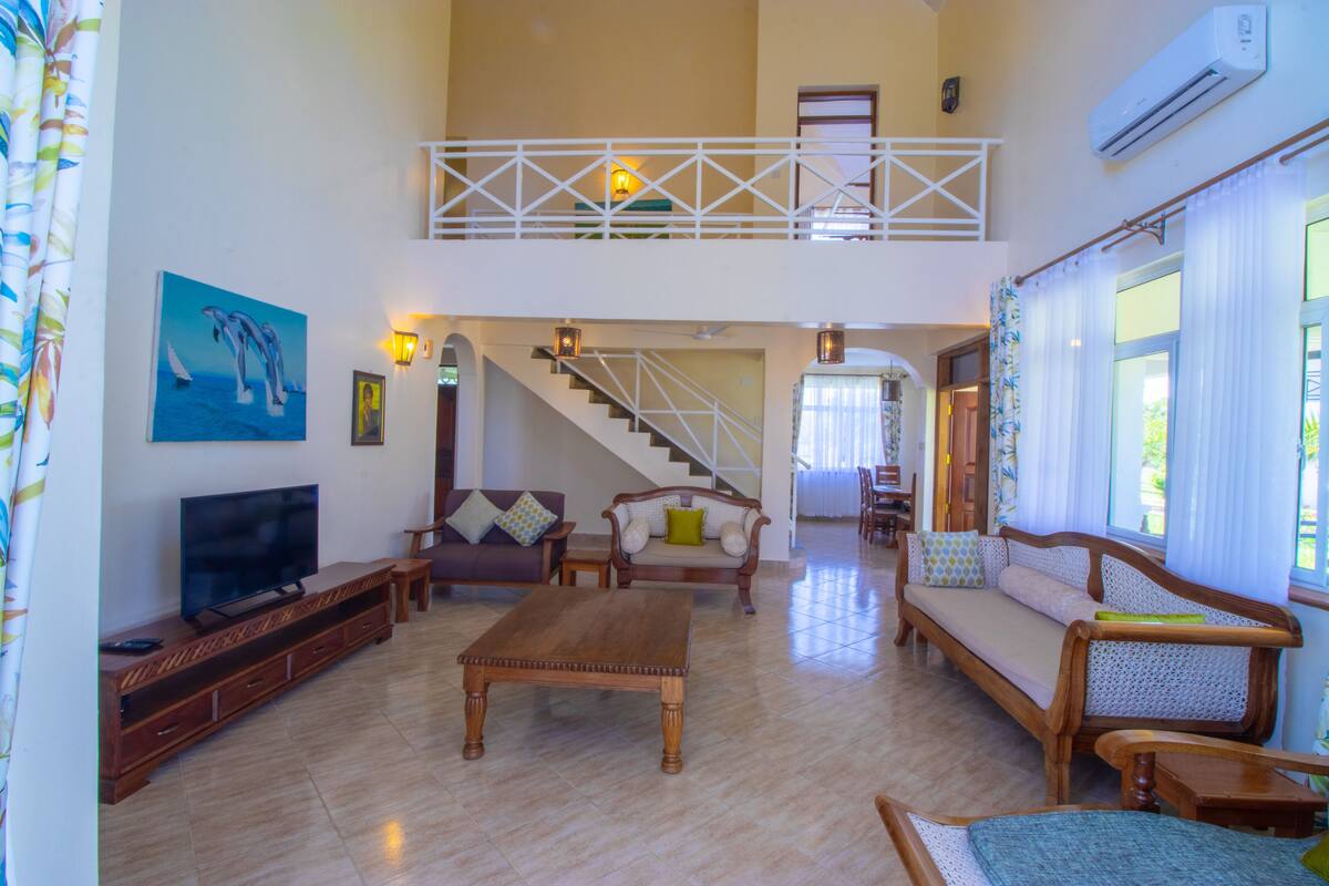 Elite Villa | Living area