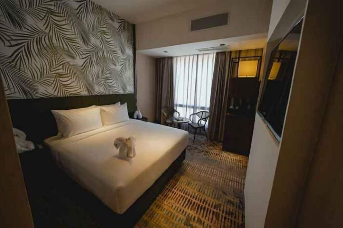 Minibar, in-room safe, desk, blackout drapes