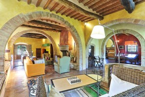 Interior - Relax & rejuvenate in this lux countryside villa! (Toscana)
