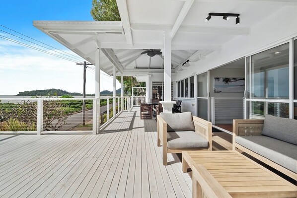 Terrace/patio - Beautiful Beachfront Holiday Home in Clifton Beach (Clifton Beach)