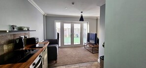 Interior - Victoria House K by Switchback Stays (Cardiff)