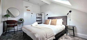 2 bedrooms, iron/ironing board, free WiFi