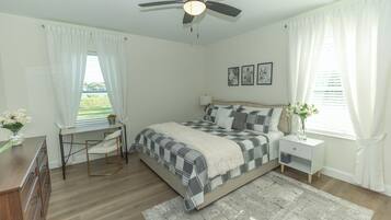 2 bedrooms, in-room safe, desk, iron/ironing board