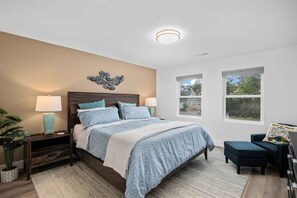 4 bedrooms, desk, iron/ironing board, free WiFi - Modern 4BR Home | Pet-Friendly | Steps to the beach | Hot Tub | Fire Pit (Rockaway Beach)