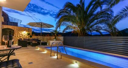 Villa Capitis in the Centre with luxury pool