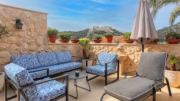 Luxury Apartment With Swimming Pool | Exterior