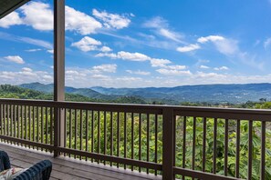 Comfort Cabin, 4 Bedrooms, Balcony, Mountain View | Balcony - 4BR Mountain View Cabin (Sevierville)