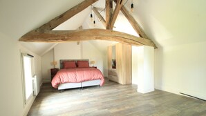 3 soverom, strykejern/-brett, reiseseng for barn og wi-fi (inkludert)