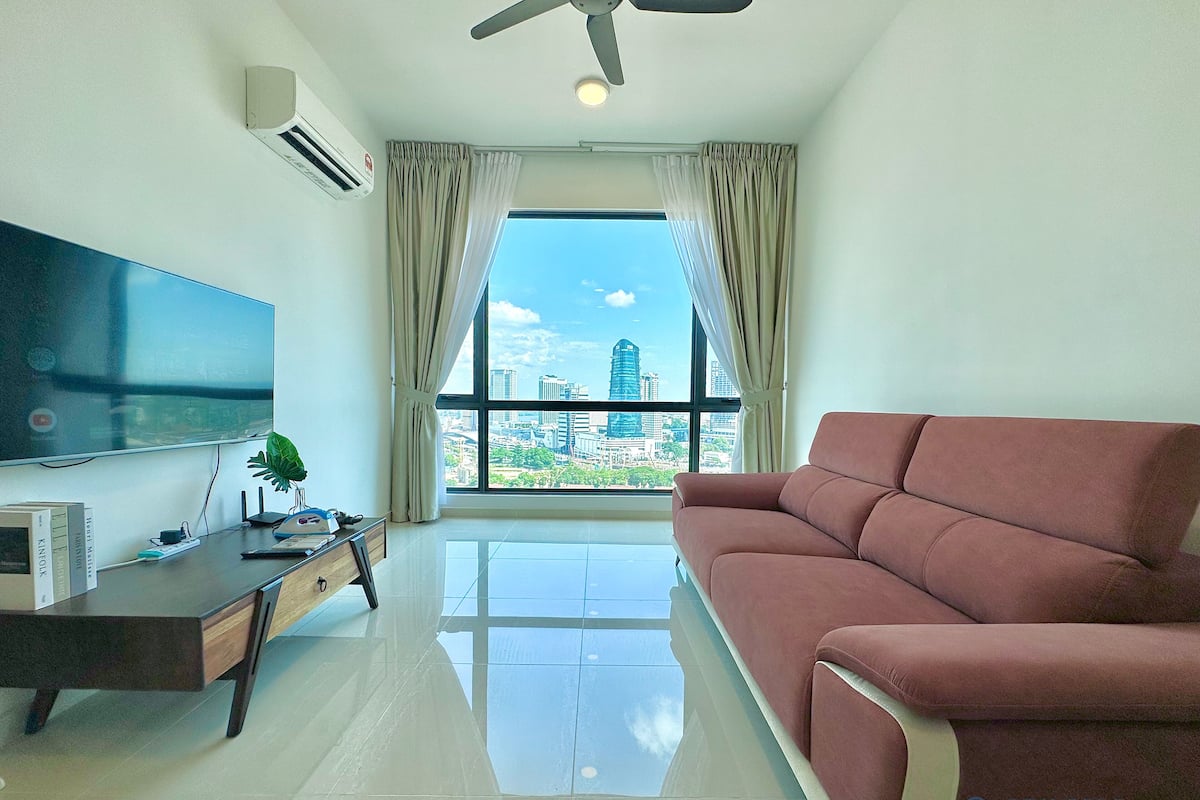 Comfort Apartment, 2 Bedrooms, Pool Access, City View | Living area | 50-inch Smart TV with cable channels, Netflix, streaming services