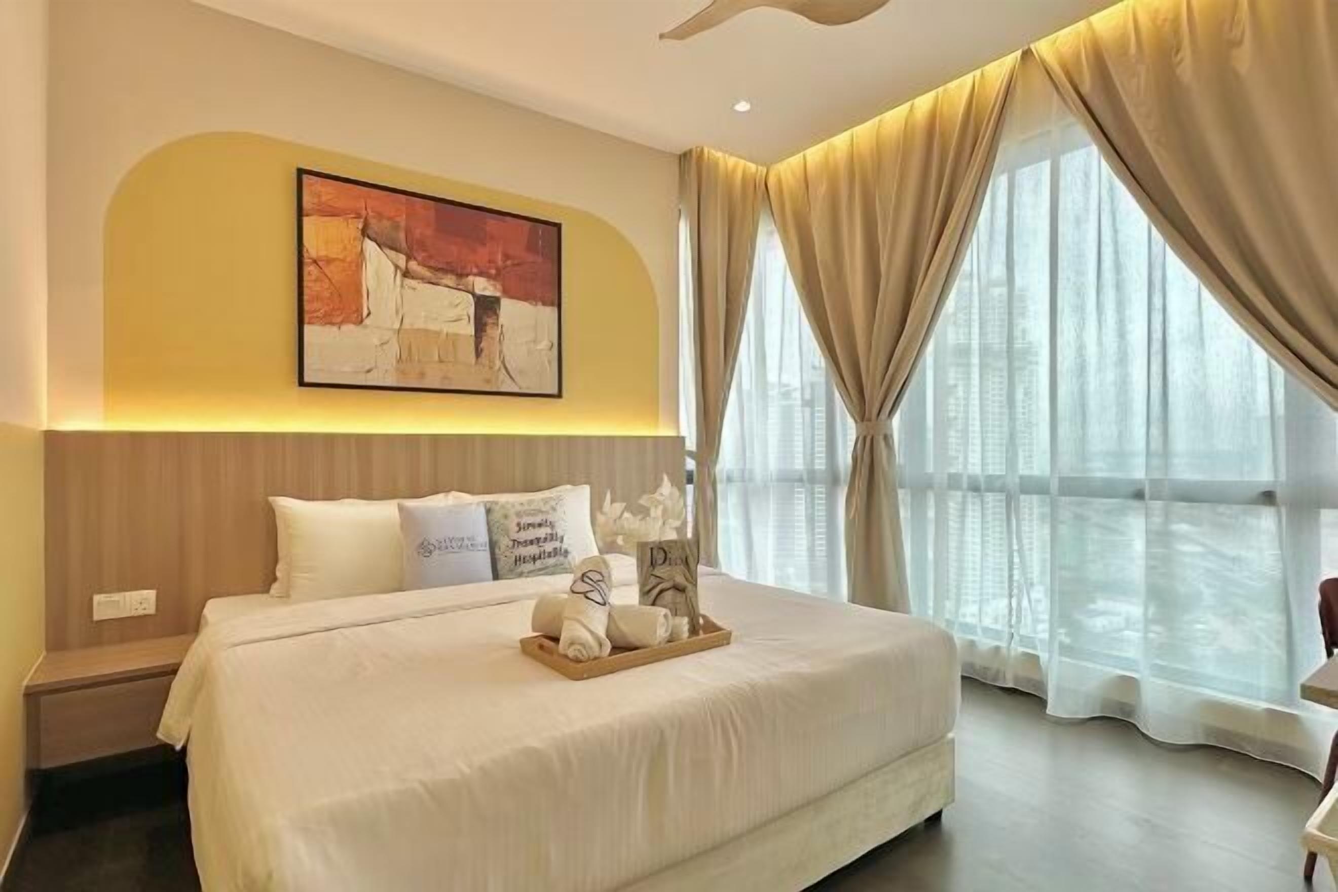 Tabla de planchar con plancha, wifi gratis y ropa de cama 