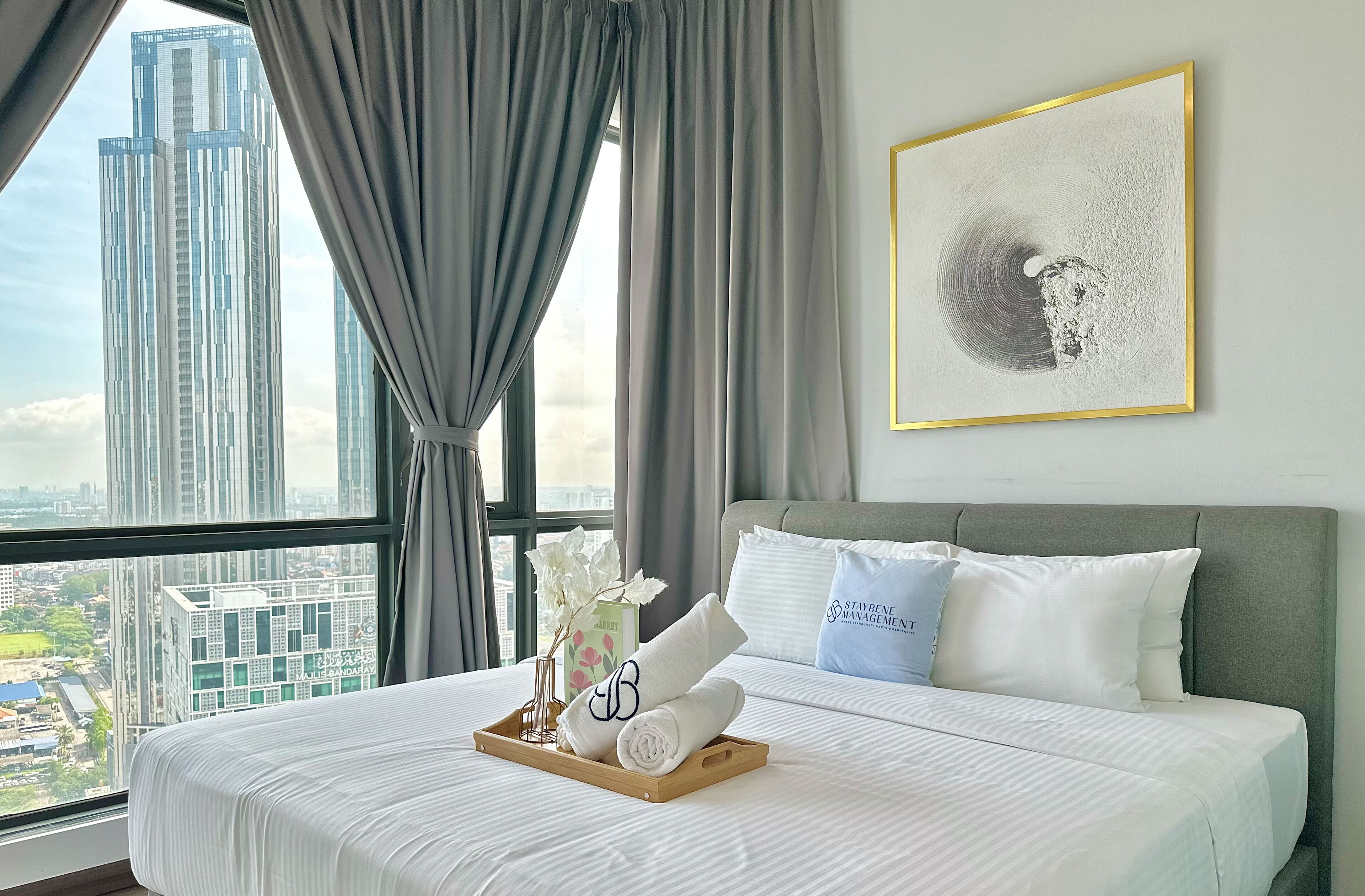 Comfort Apartment, Multiple Beds, Non Smoking, City View | Iron/ironing board, free WiFi, bed sheets