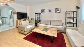Comfort House | Living area | LCD TV - Family Resort Canj (Durmani)