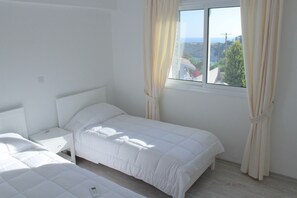 4 bedrooms, iron/ironing board, free WiFi, bed sheets