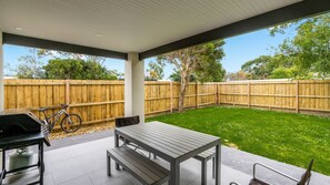 Outdoor dining - Ocean Oasis on Kenneth (Inverloch)