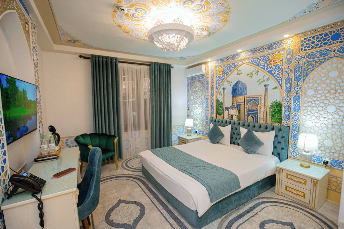 Desk, laptop workspace, free WiFi, bed sheets