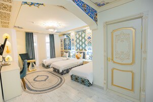 Tripla Standard | Una scrivania, postazione laptop, Wi-Fi gratuito, lenzuola