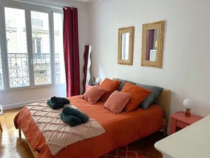 2 bedrooms, iron/ironing board, free WiFi, bed sheets - Bel Appartement Haussmannien à Montparnasse (Paris)