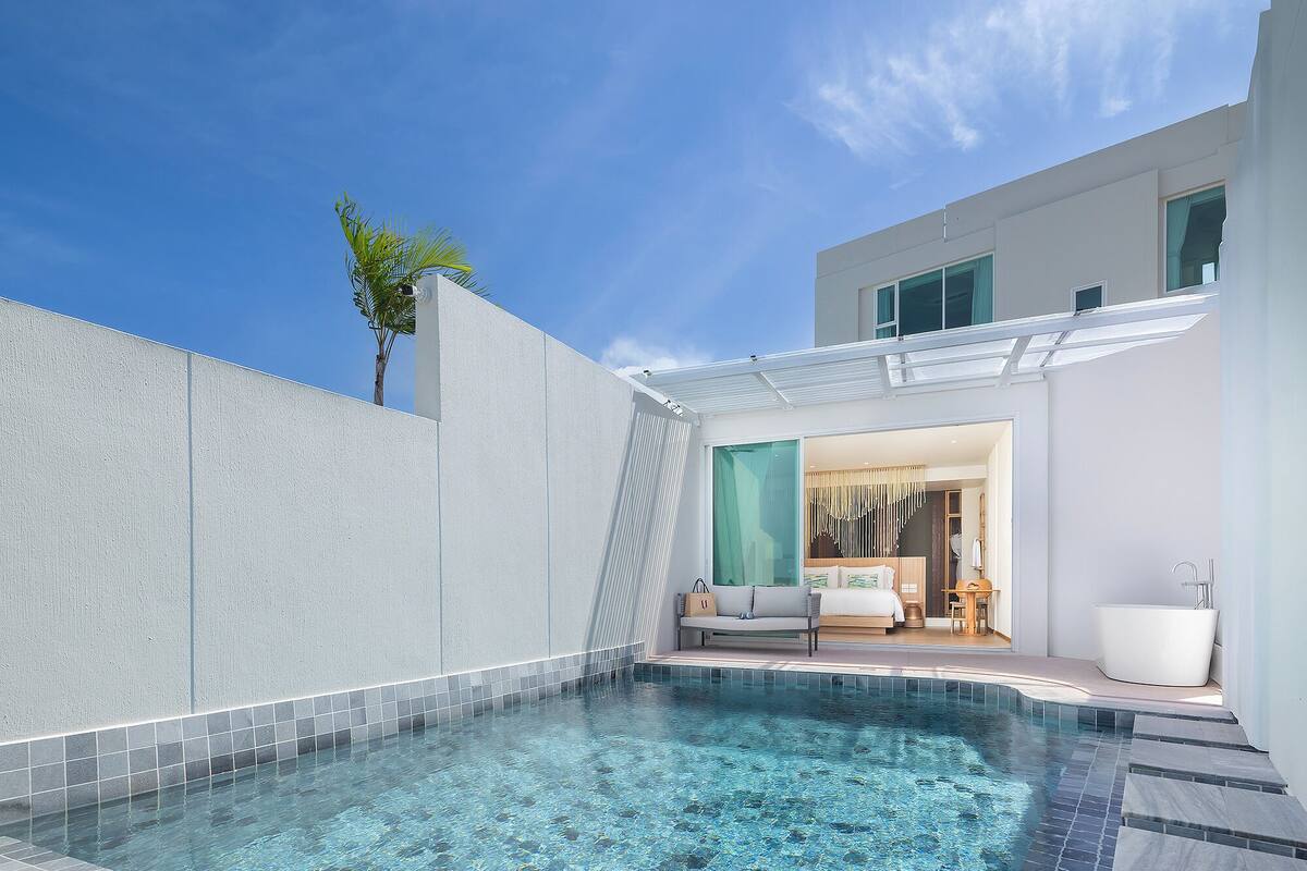Cozy Beachfront Pool Villa