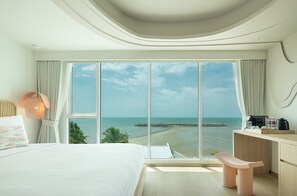 Cozy Panoramic Seaview Room | Vue de la chambre