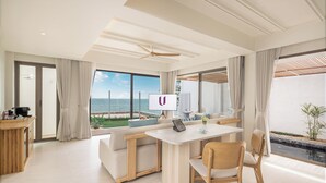 Beachfront Pool Villa | 起居區 | 智慧型電視