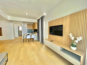 Apartamento superior | Área de estar | TV LCD 32 polegadas com canais a cabo