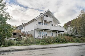 Apartment | Exterior - Lovly 3 Bedroom Apartment With the View of Aurora (Tromsø)