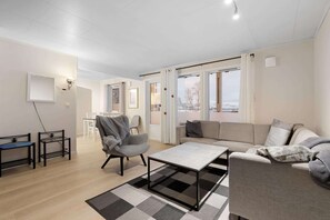 Living area - Lovly 3 Bedroom Apartment With the View of Aurora (Tromsø)