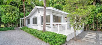 Grove Bay 2/1 Gated Cottage | Near Downtown & Brickell