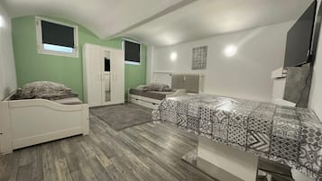 1 bedroom, free WiFi, bed sheets