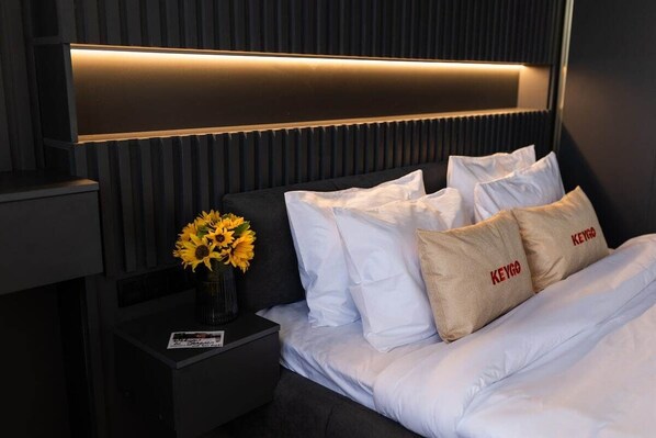 1 bedroom, desk, iron/ironing board, WiFi