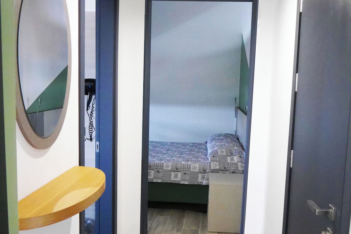 Standard Condo | 1 bedroom, hypo-allergenic bedding, down duvets, in-room safe