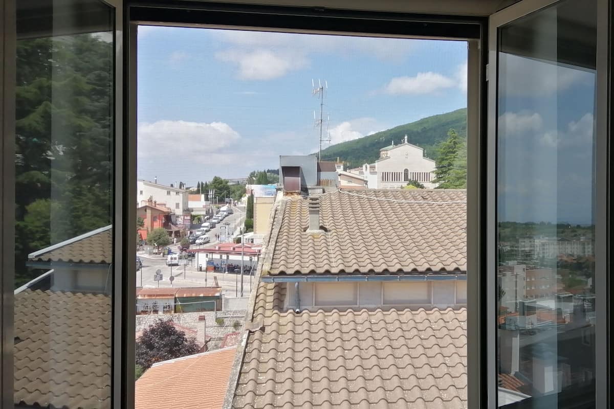 Panoramic Room | 1 bedroom, hypo-allergenic bedding, down duvets, in-room safe