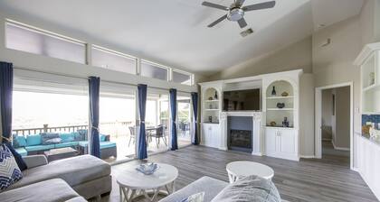 Capri Charm Remodeled Oasis w/ Heated Pool-Kayaks