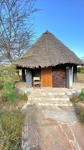 Luxury Single Room | Individually furnished, desk, laptop workspace, bed sheets