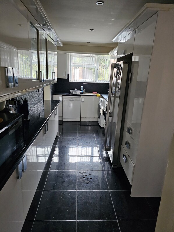 Private kitchen - 2 bedroom house (Birmingham)