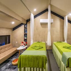 Tratamentos corporais, massagens com pedras quentes