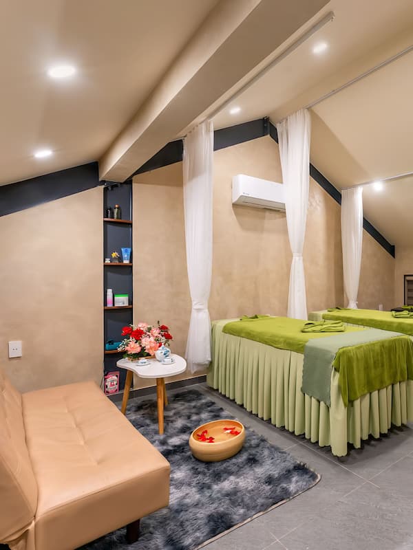 Tratamentos corporais, massagens com pedras quentes